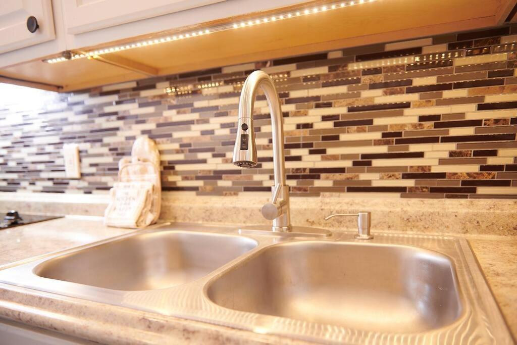 Cozy Apartment 2Nd 10Min Walk Downtown And City View Πρόβιντενς Εξωτερικό φωτογραφία